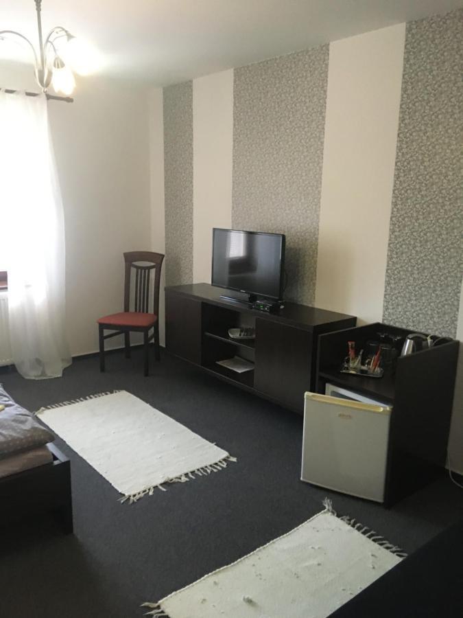 Penzion A Pivnice Varna Velká Bystřice Extérieur photo